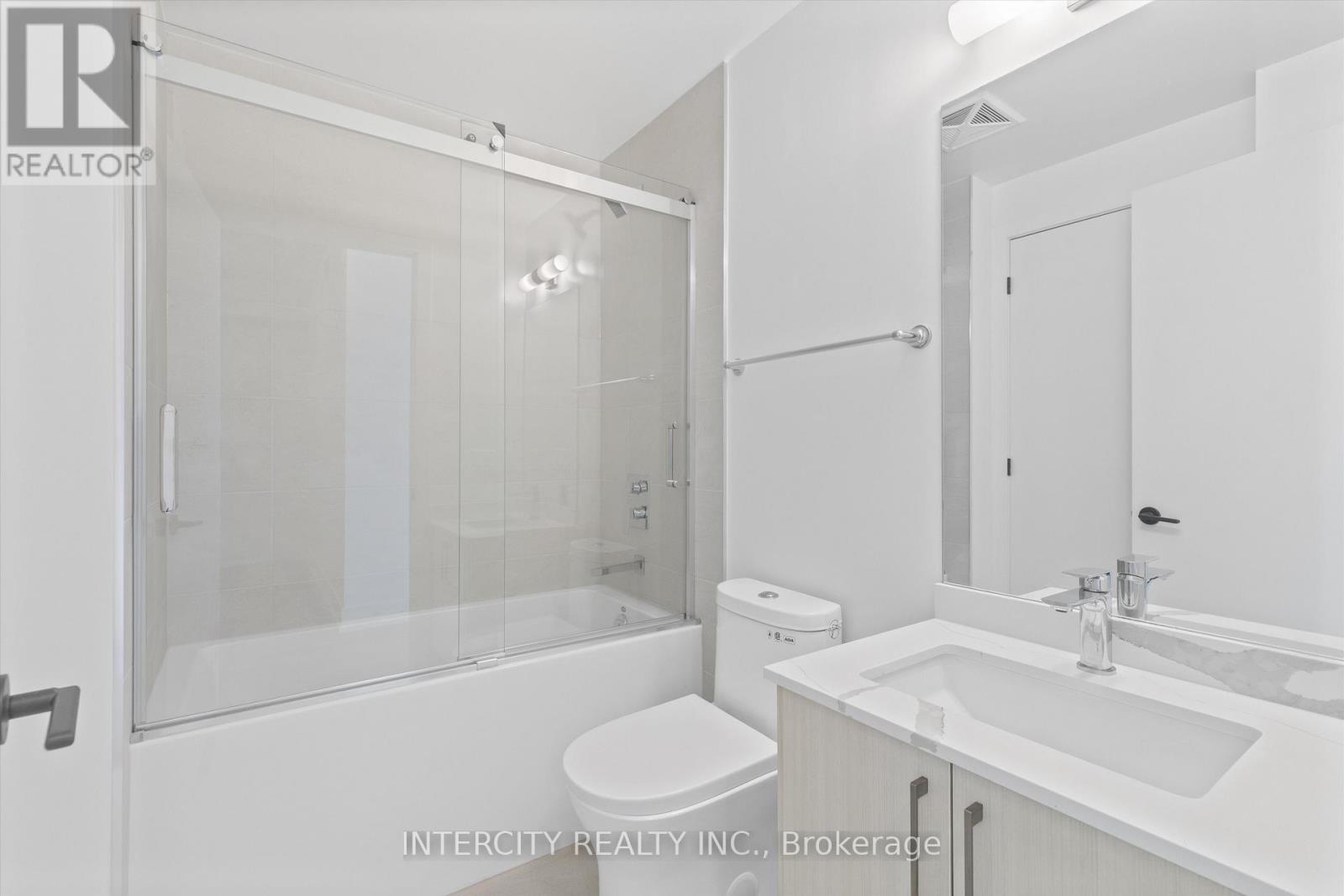 250 - 2075 King Road, King, Ontario  L7B 0R6 - Photo 12 - N12677948