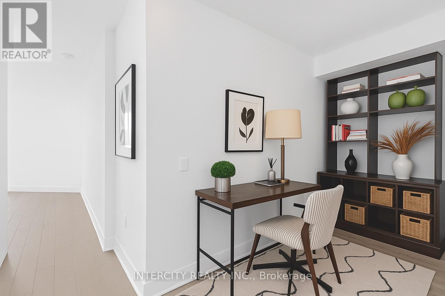 250 - 2075 King Road, King, Ontario  L7B 0R6 - Photo 5 - N12677948