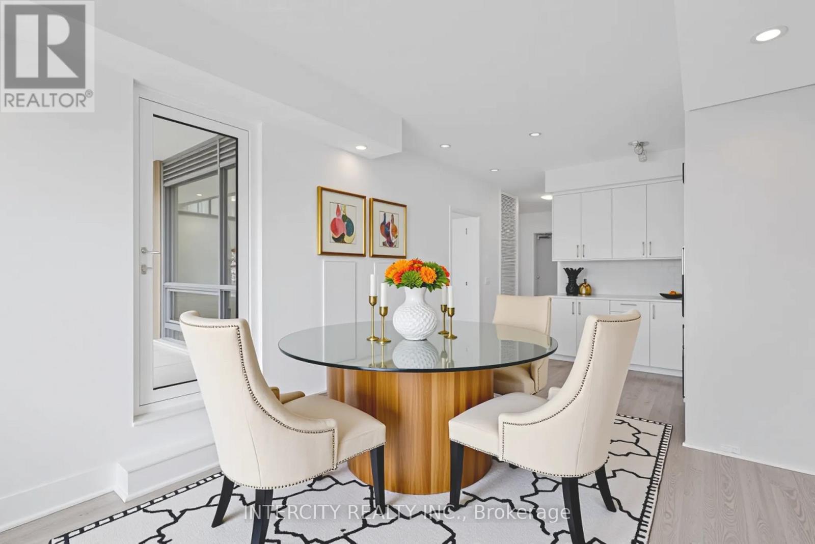 250 - 2075 King Road, King, Ontario  L7B 0R6 - Photo 6 - N12677948