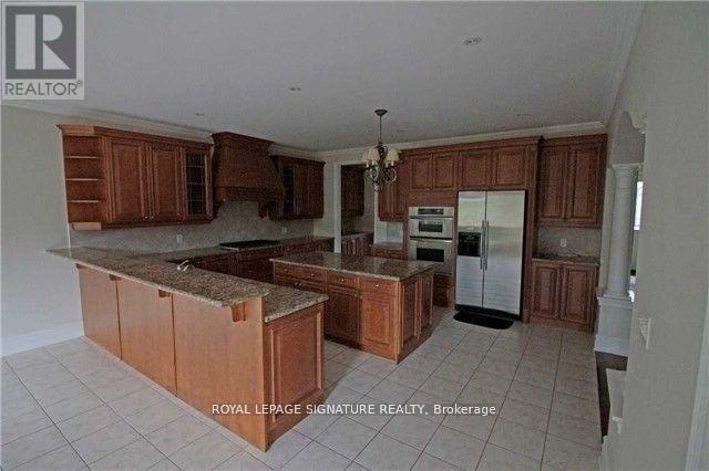 534 Golfview Court, Oakville, Ontario  L6M 3W6 - Photo 4 - W12677858