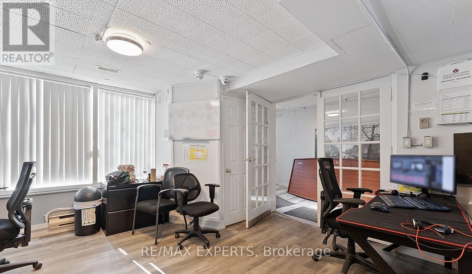 100 - 20 Stavebank Road, Mississauga, Ontario  L5G 2T4 - Photo 12 - W12677882