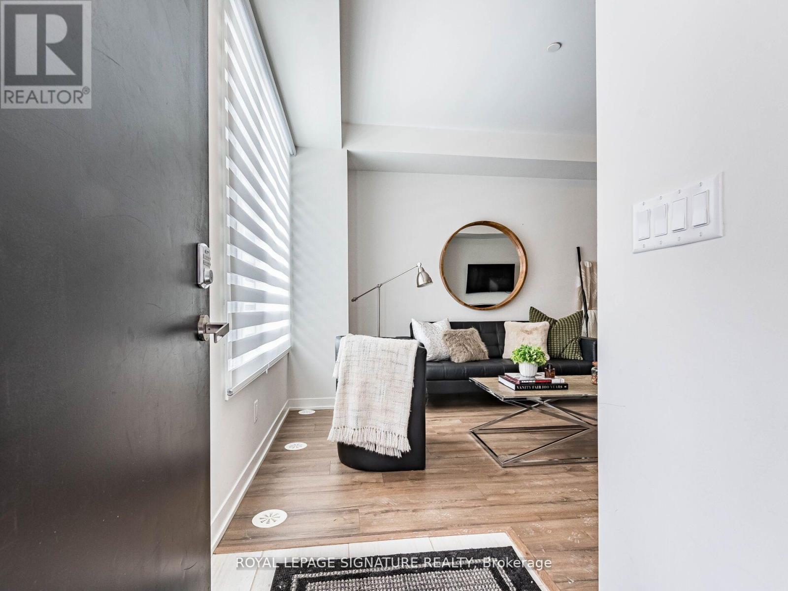 10 - 3425 Ridgeway Drive W, Mississauga, Ontario  L5L 0B9 - Photo 3 - W12677922