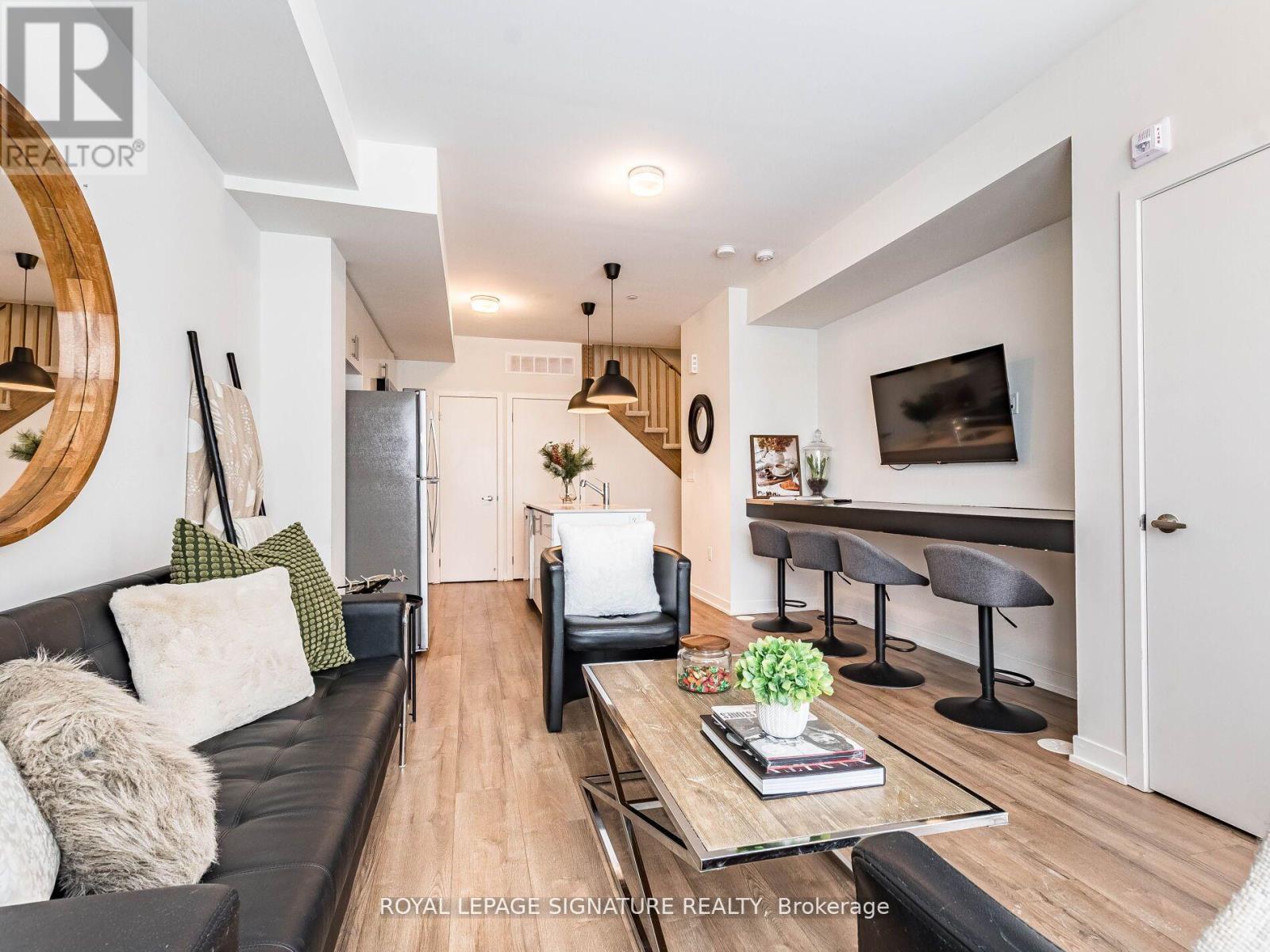 10 - 3425 Ridgeway Drive W, Mississauga, Ontario  L5L 0B9 - Photo 4 - W12677922