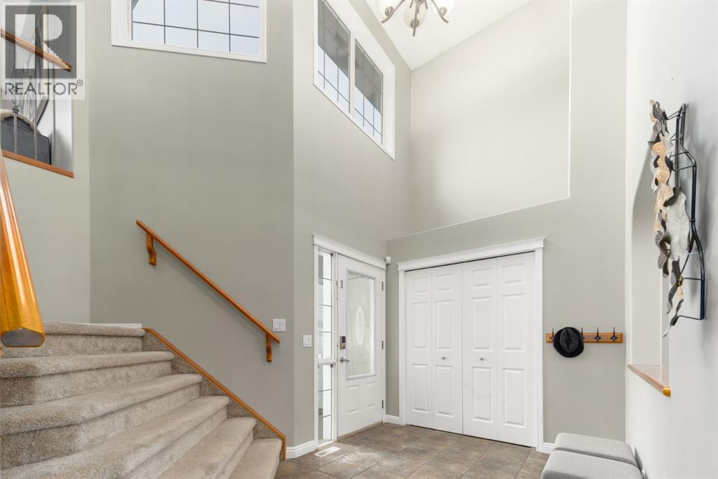 38 Simcoe Crescent Sw, Calgary, Alberta  T3H 4K6 - Photo 4 - A2265209