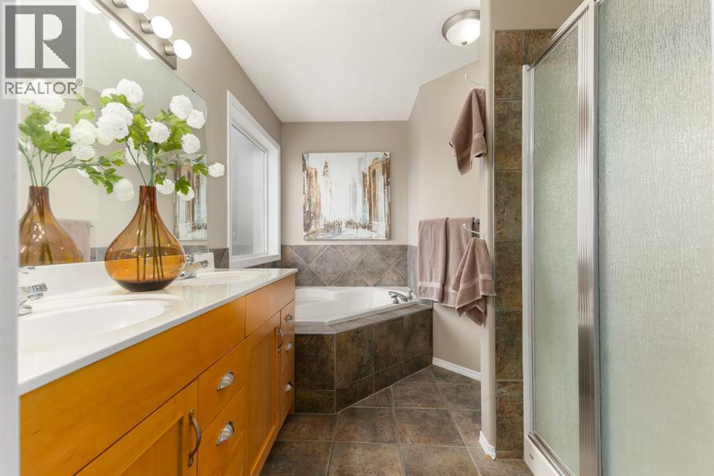 38 Simcoe Crescent Sw, Calgary, Alberta  T3H 4K6 - Photo 37 - A2265209