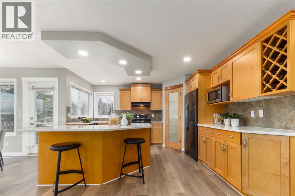 38 Simcoe Crescent Sw, Calgary, Alberta  T3H 4K6 - Photo 7 - A2265209