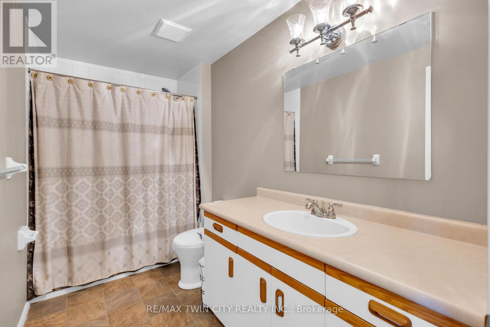 28 Ridgeway Crescent, Kitchener, Ontario  N2E 3M3 - Photo 28 - X12677856