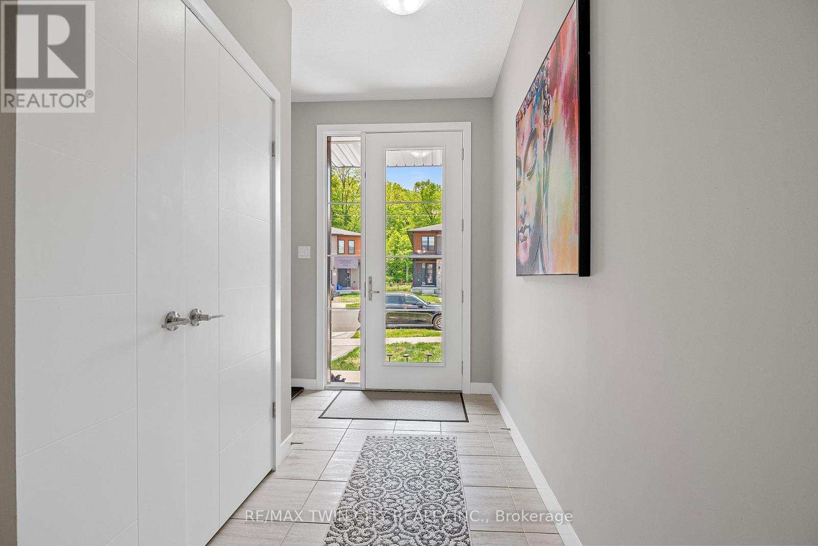 939 Robert Ferrie Drive, Kitchener, Ontario  N2R 1P2 - Photo 10 - X12677930