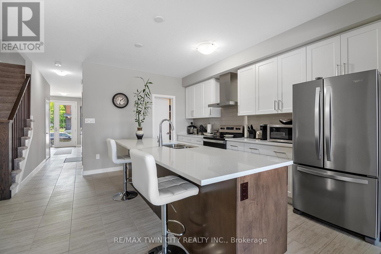 939 Robert Ferrie Drive, Kitchener, Ontario  N2R 1P2 - Photo 15 - X12677930