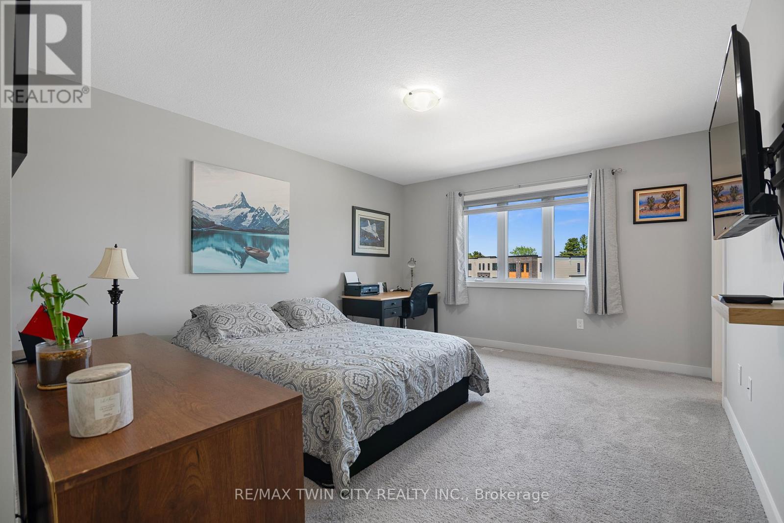 939 Robert Ferrie Drive, Kitchener, Ontario  N2R 1P2 - Photo 27 - X12677930