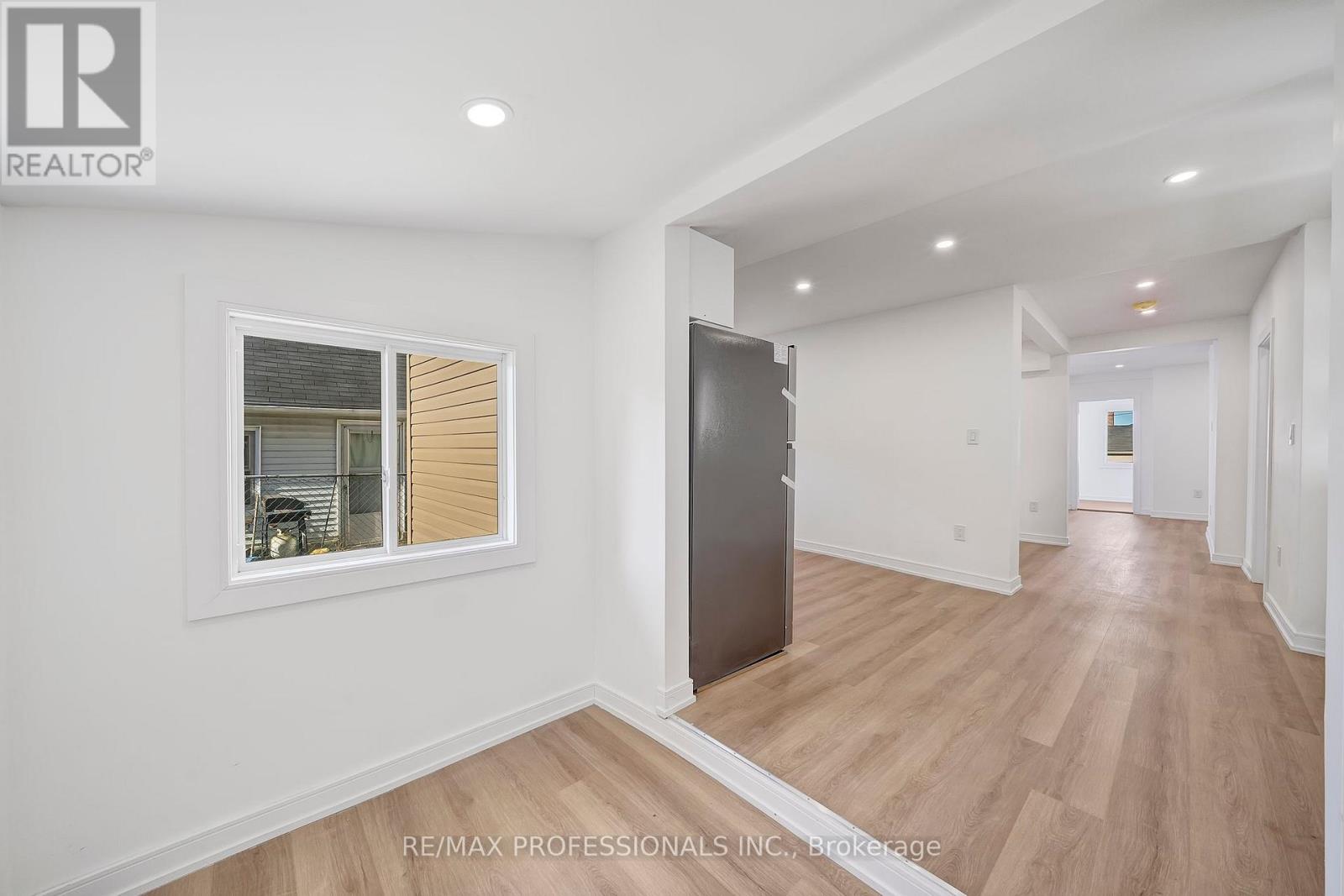 27 Oakdale Avenue, St. Catharines, Ontario  L2P 2B8 - Photo 15 - X12677950