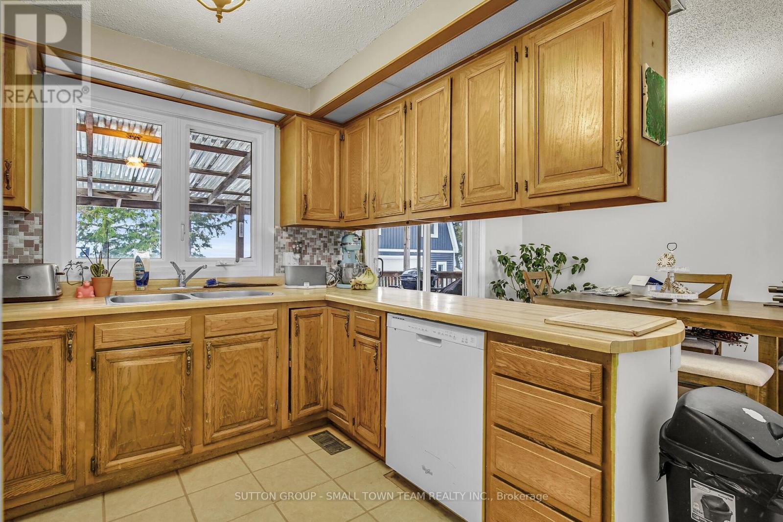 69897 Goshen Line, South Huron, Ontario  N0M 1M0 - Photo 9 - X12678090