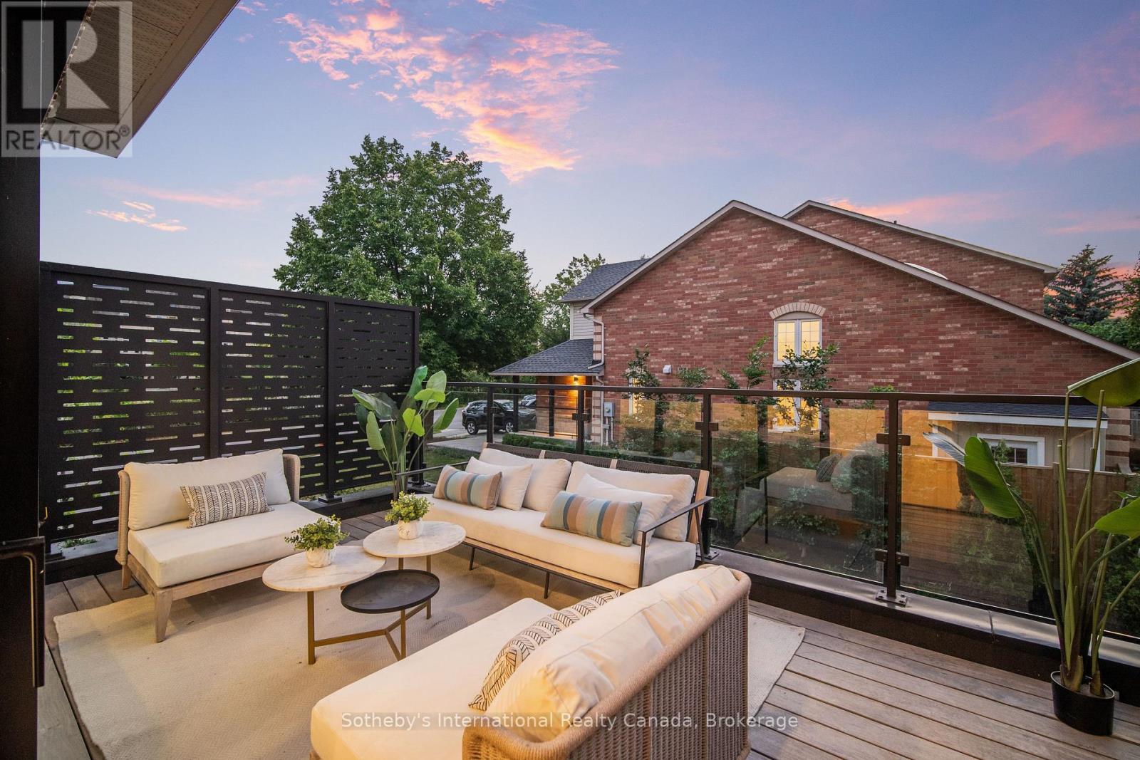 249 Rebecca Street, Oakville, Ontario  L6K 2W4 - Photo 18 - W12678100