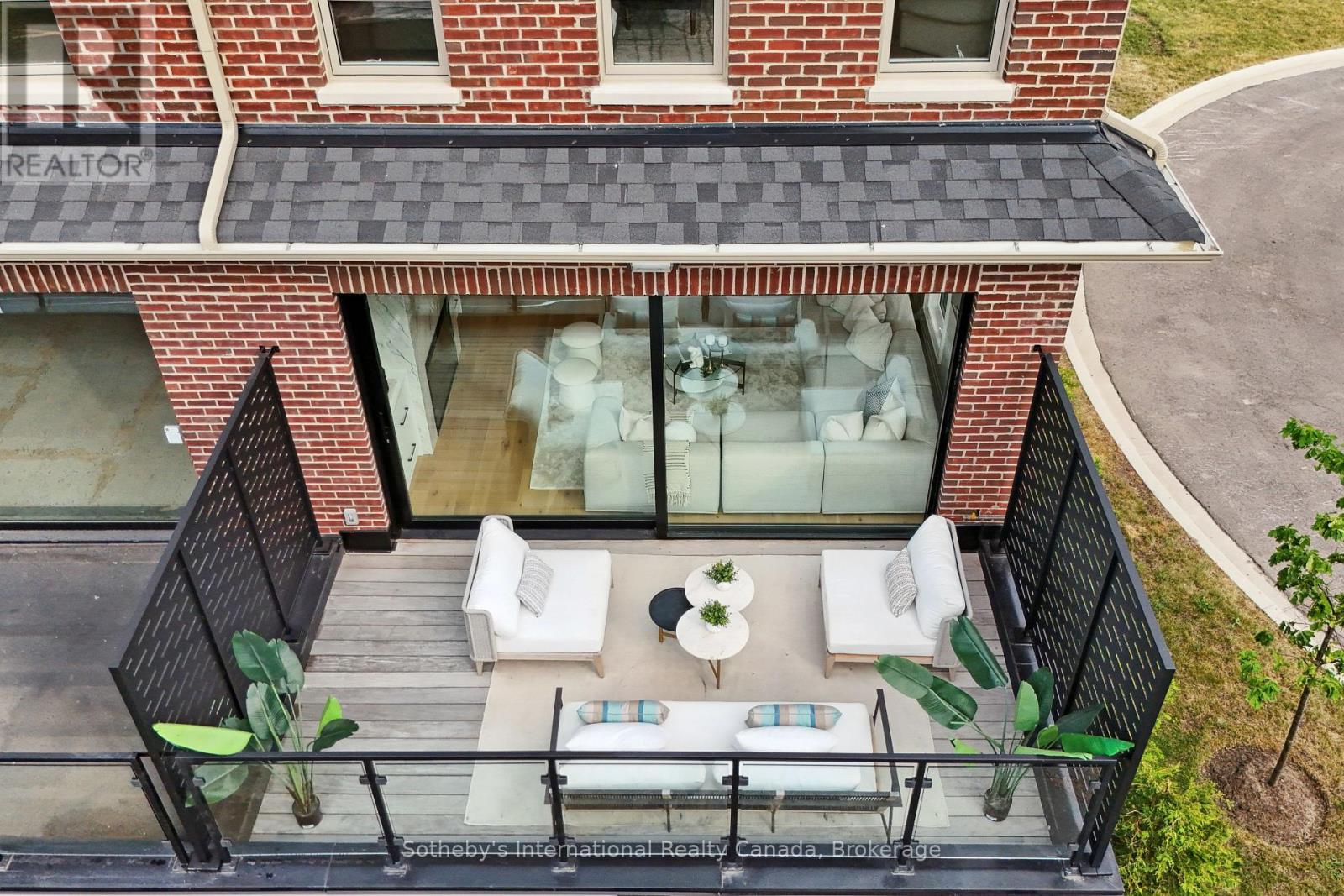 249 Rebecca Street, Oakville, Ontario  L6K 2W4 - Photo 19 - W12678100