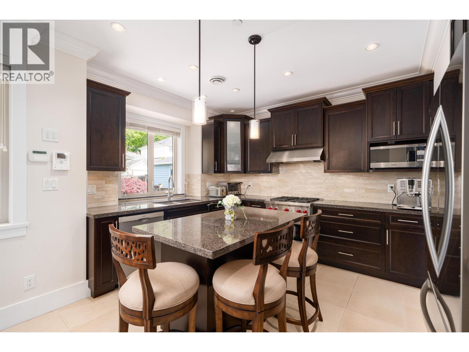 1683 W 64th Avenue, Vancouver, British Columbia  V6P 2P2 - Photo 8 - R3077372