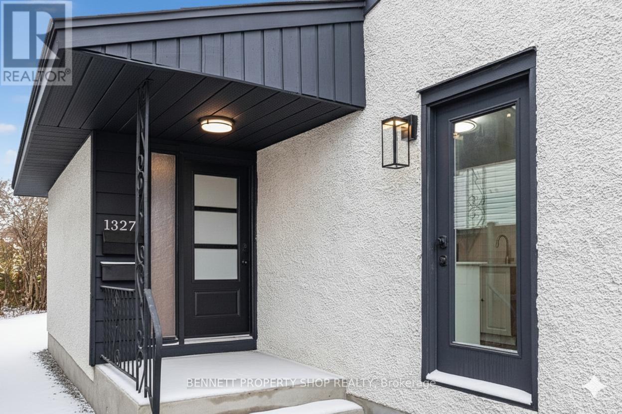 1327 Avenue S Avenue, Ottawa, Ontario  K1G 0C4 - Photo 2 - X12678130