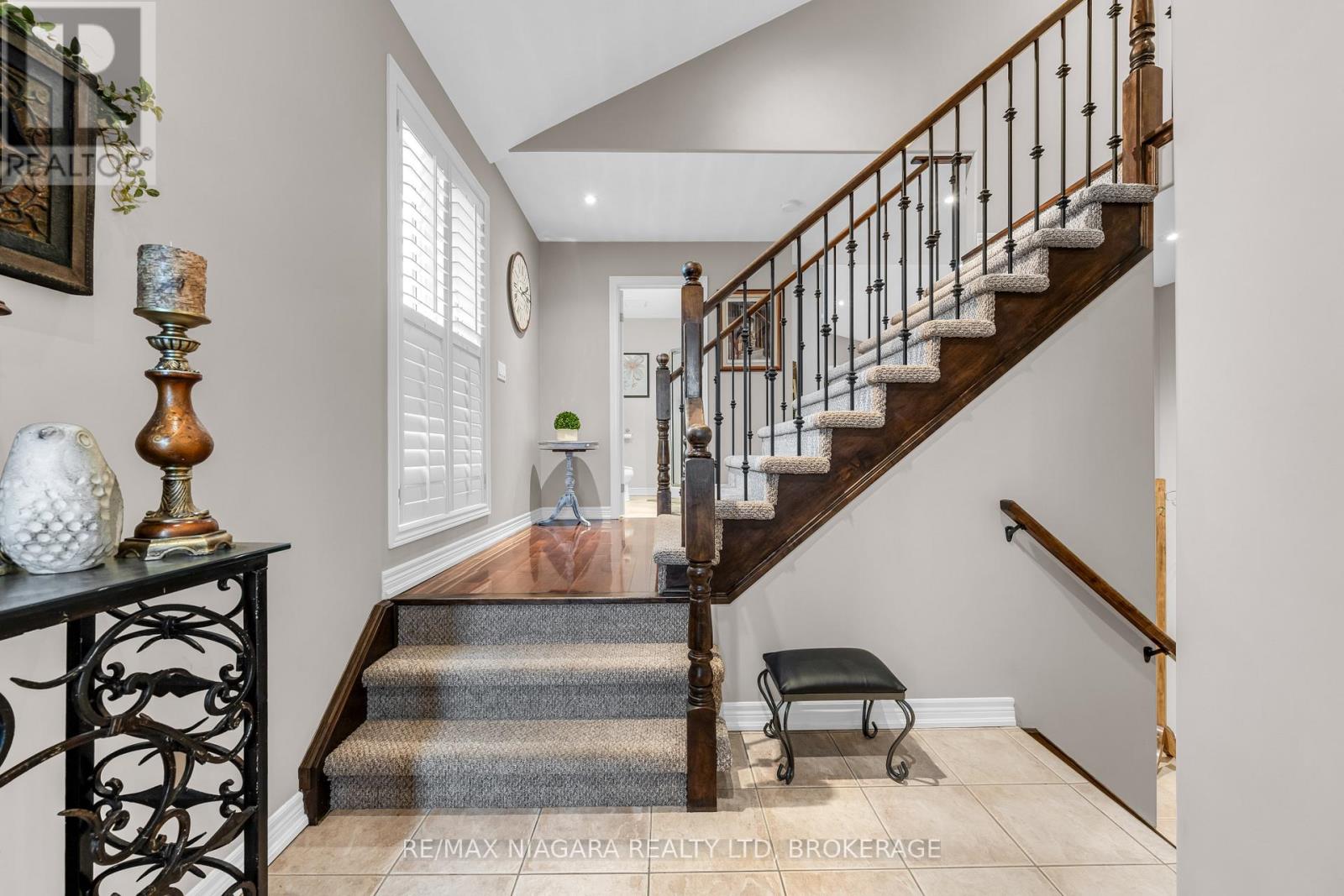 30 Ball Avenue E, St. Catharines, Ontario  L2T 1B5 - Photo 4 - X12678086