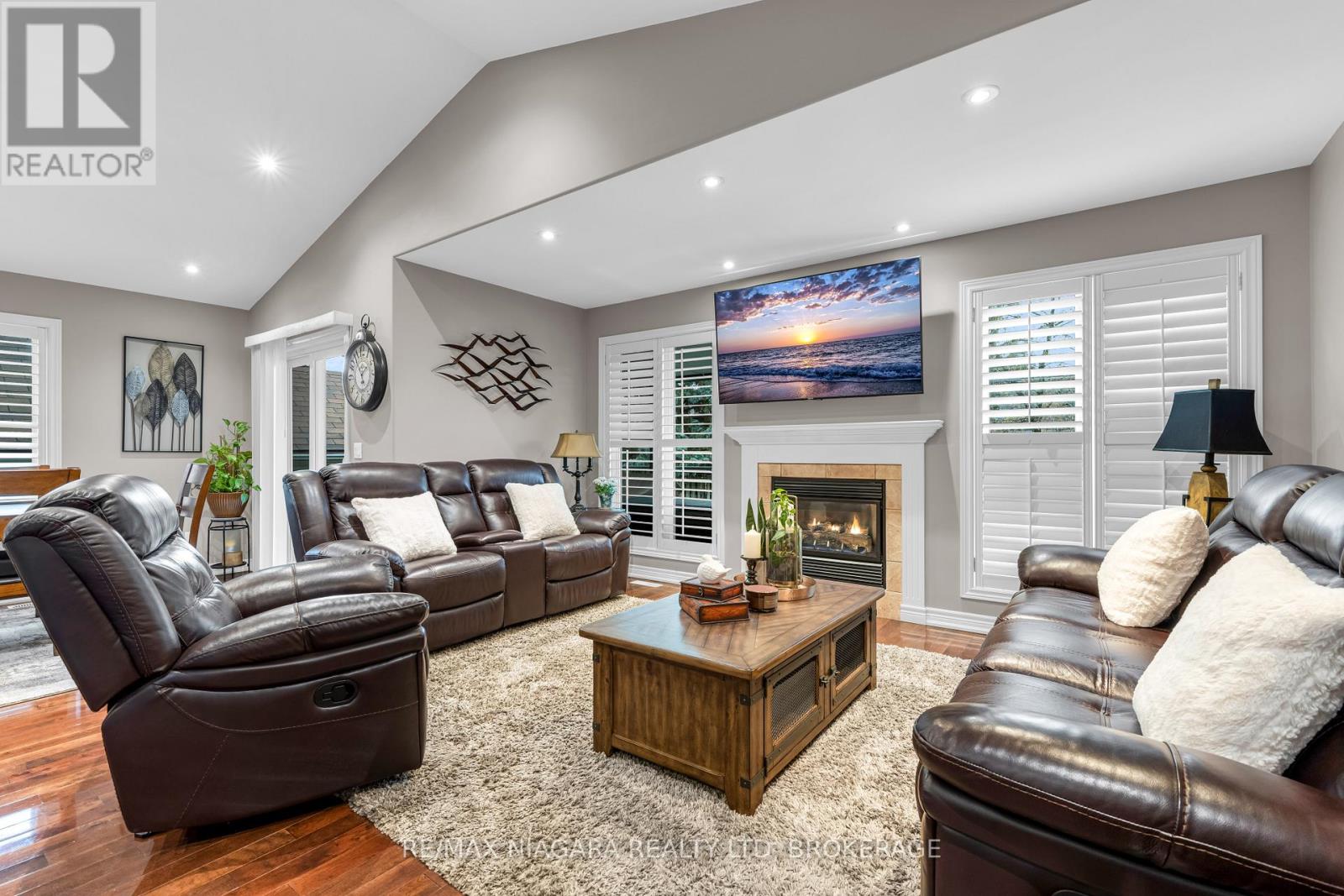 30 Ball Avenue E, St. Catharines, Ontario  L2T 1B5 - Photo 9 - X12678086