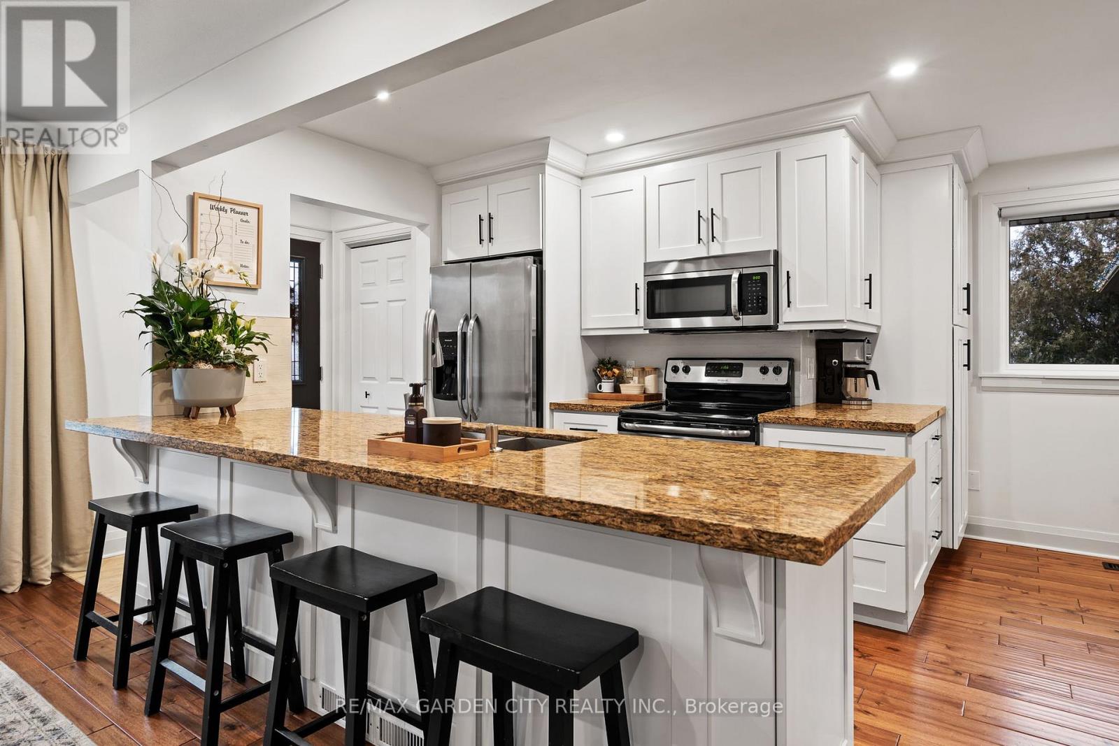 60 Brunswick Street, St. Catharines, Ontario  L2S 3A2 - Photo 11 - X12678186