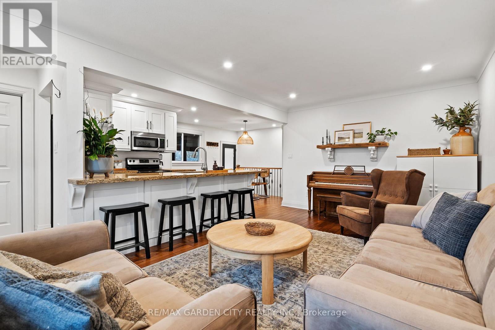 60 Brunswick Street, St. Catharines, Ontario  L2S 3A2 - Photo 12 - X12678186