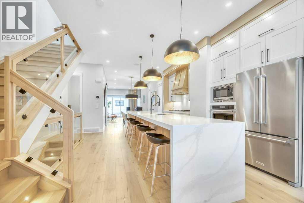 2427 27 Street Sw, Calgary, Alberta  T3E 2G2 - Photo 3 - A2277529