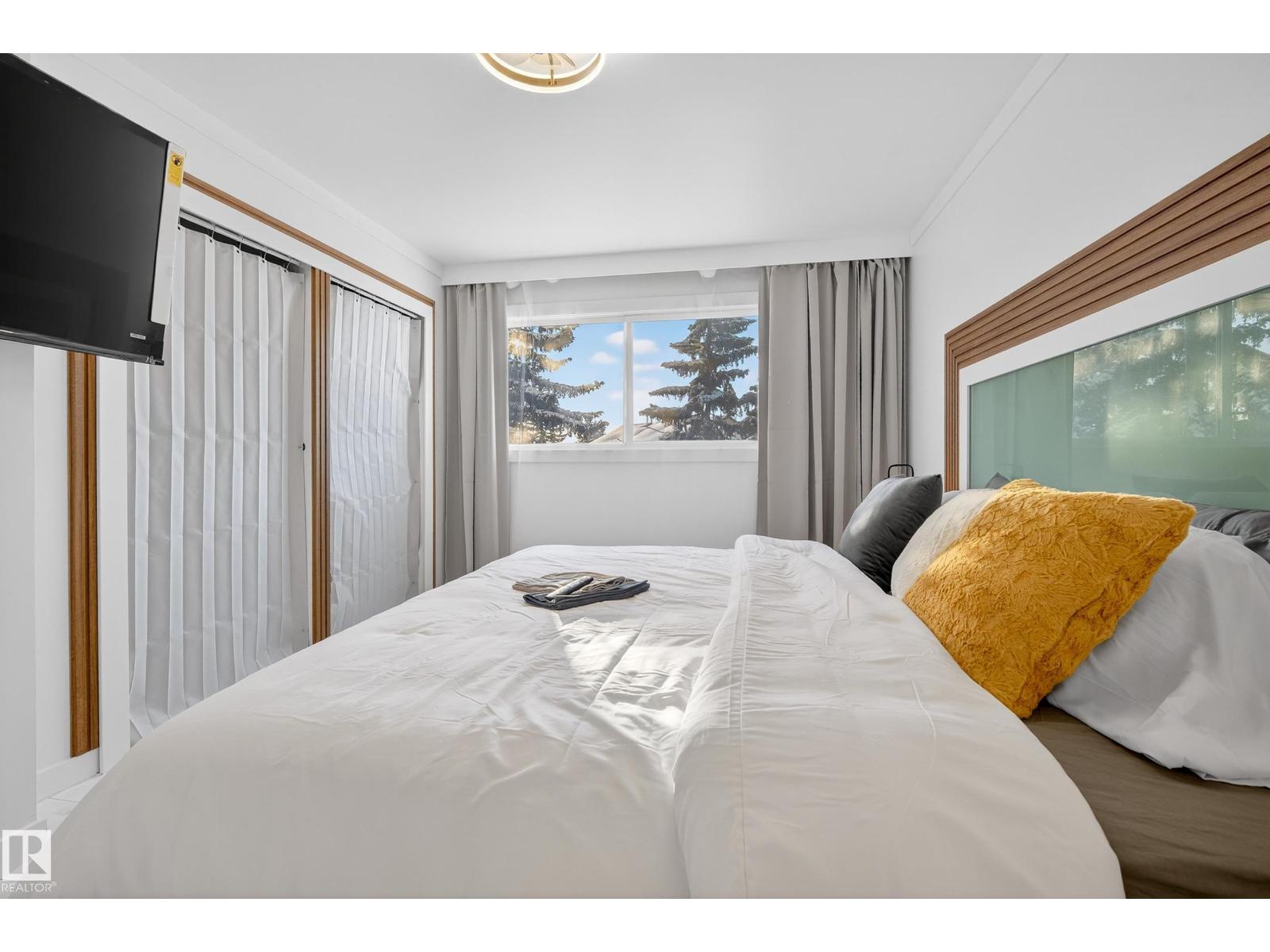 11a Meadowlark Vg Nw, Edmonton, Alberta  T4R 5X3 - Photo 21 - E4469439