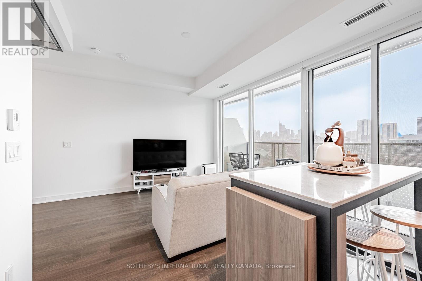 1018 - 60 Tannery Road, Toronto, Ontario  M5A 0S8 - Photo 11 - C12678072