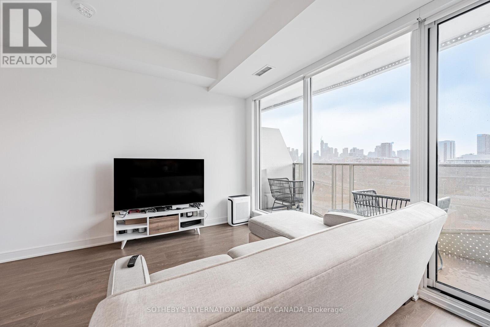 1018 - 60 Tannery Road, Toronto, Ontario  M5A 0S8 - Photo 12 - C12678072