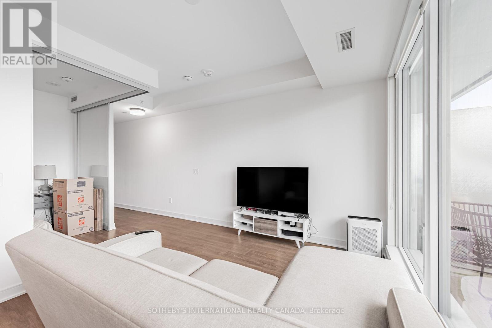 1018 - 60 Tannery Road, Toronto, Ontario  M5A 0S8 - Photo 13 - C12678072