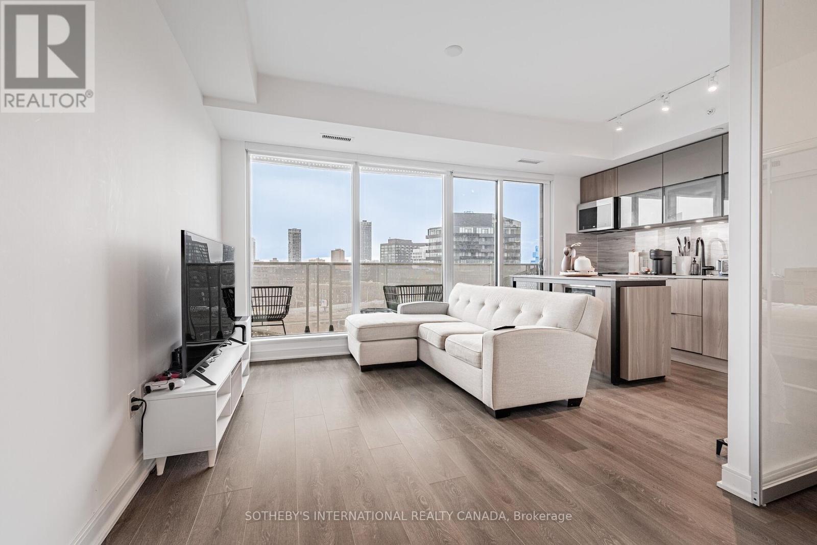 1018 - 60 Tannery Road, Toronto, Ontario  M5A 0S8 - Photo 2 - C12678072