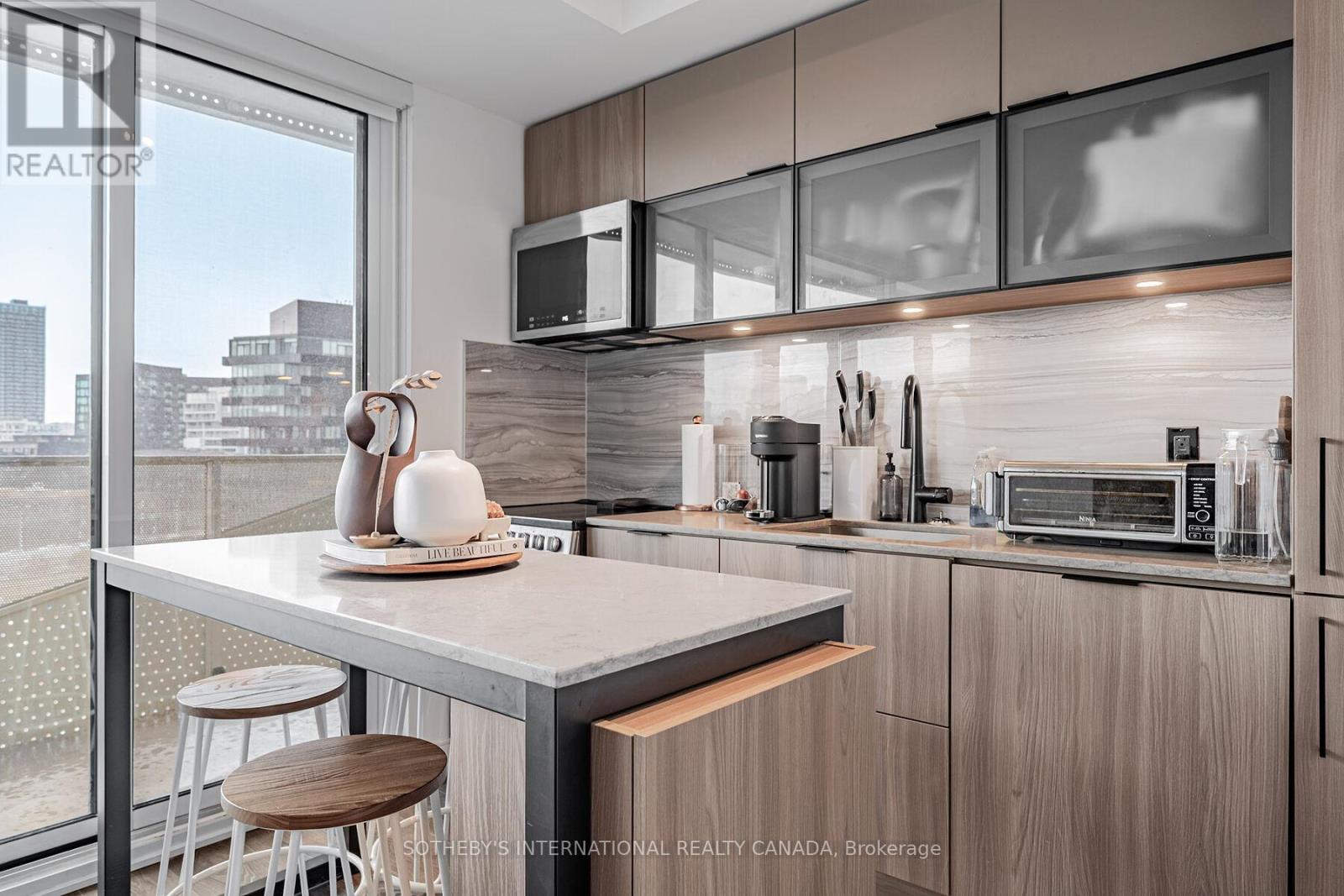 1018 - 60 Tannery Road, Toronto, Ontario  M5A 0S8 - Photo 6 - C12678072