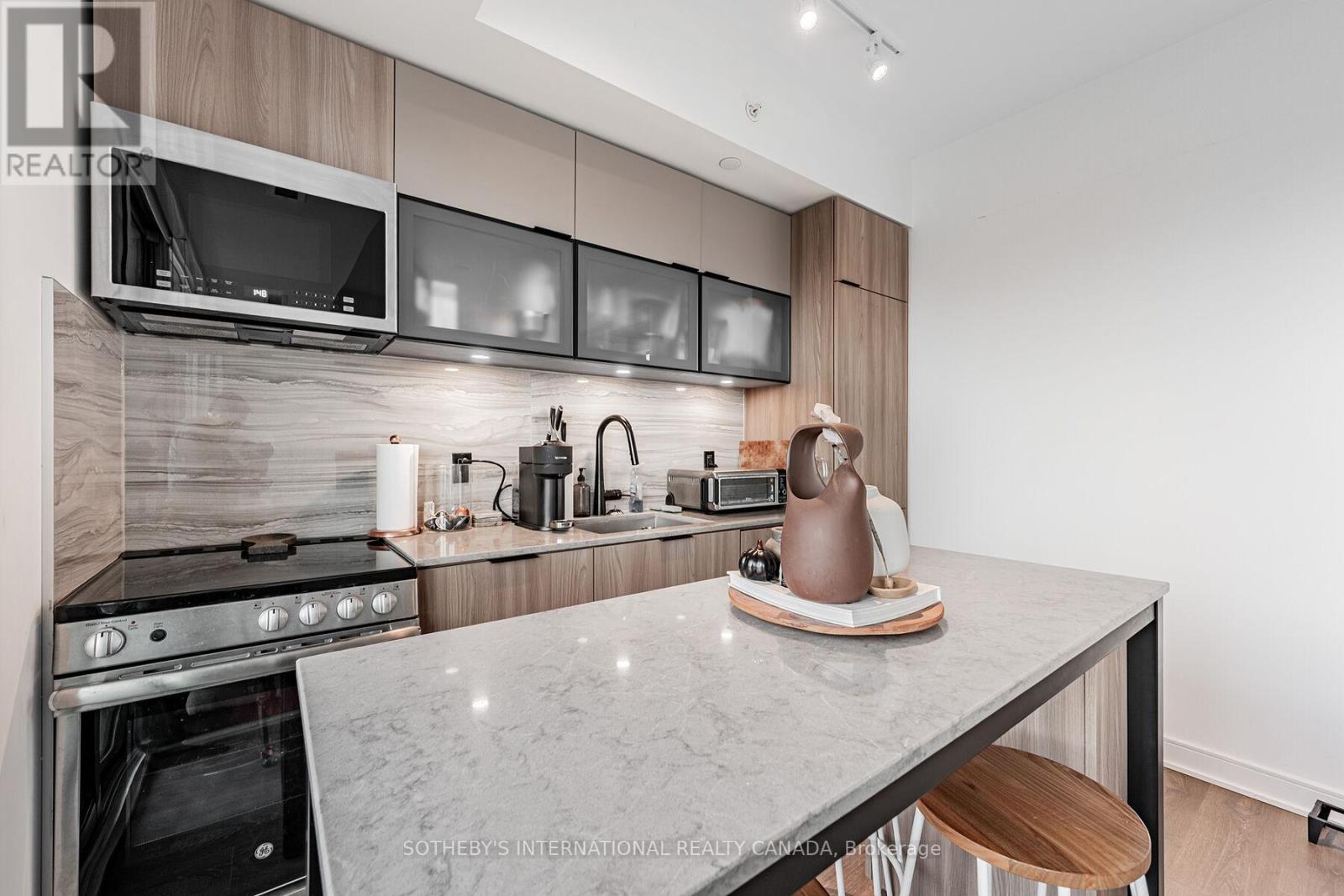 1018 - 60 Tannery Road, Toronto, Ontario  M5A 0S8 - Photo 8 - C12678072