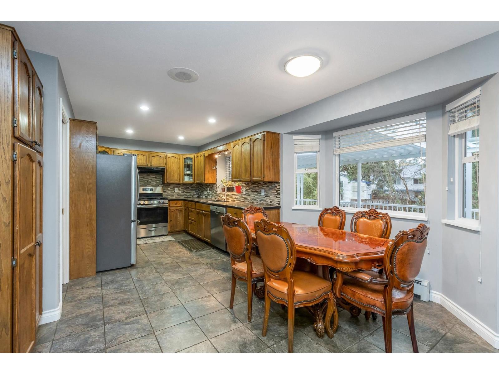 2989 Creekside Drive, Abbotsford, British Columbia  V2T 5K3 - Photo 6 - R3077563