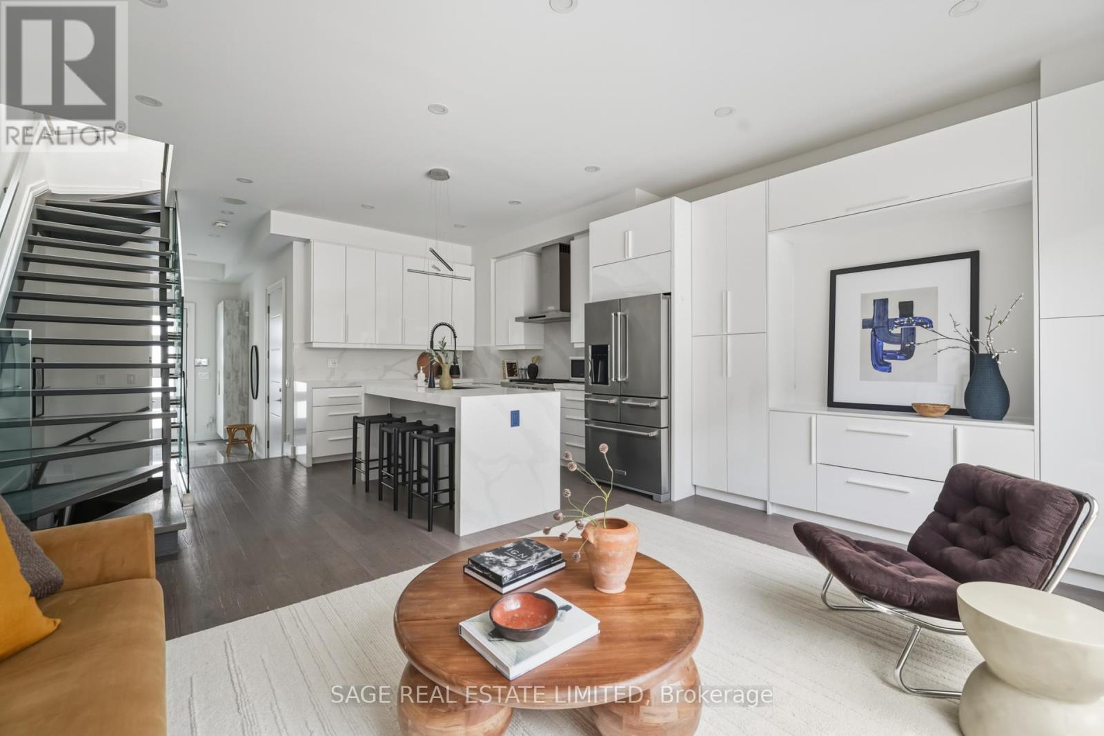 99a Memorial Park Avenue, Toronto, Ontario  M4J 2K1 - Photo 11 - E12678008