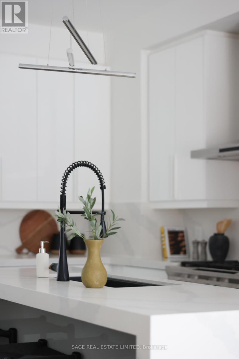 99a Memorial Park Avenue, Toronto, Ontario  M4J 2K1 - Photo 36 - E12678008