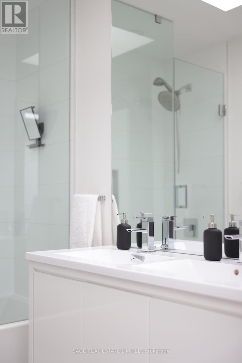 99a Memorial Park Avenue, Toronto, Ontario  M4J 2K1 - Photo 44 - E12678008