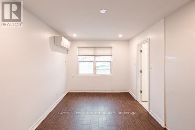 2 - 991 Queen Street E, Toronto, Ontario  M4M 1K2 - Photo 4 - E12678058