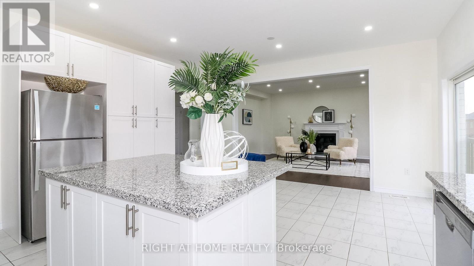 1691 Corsal Court, Innisfil, Ontario  L9S 0P8 - Photo 6 - N12678160