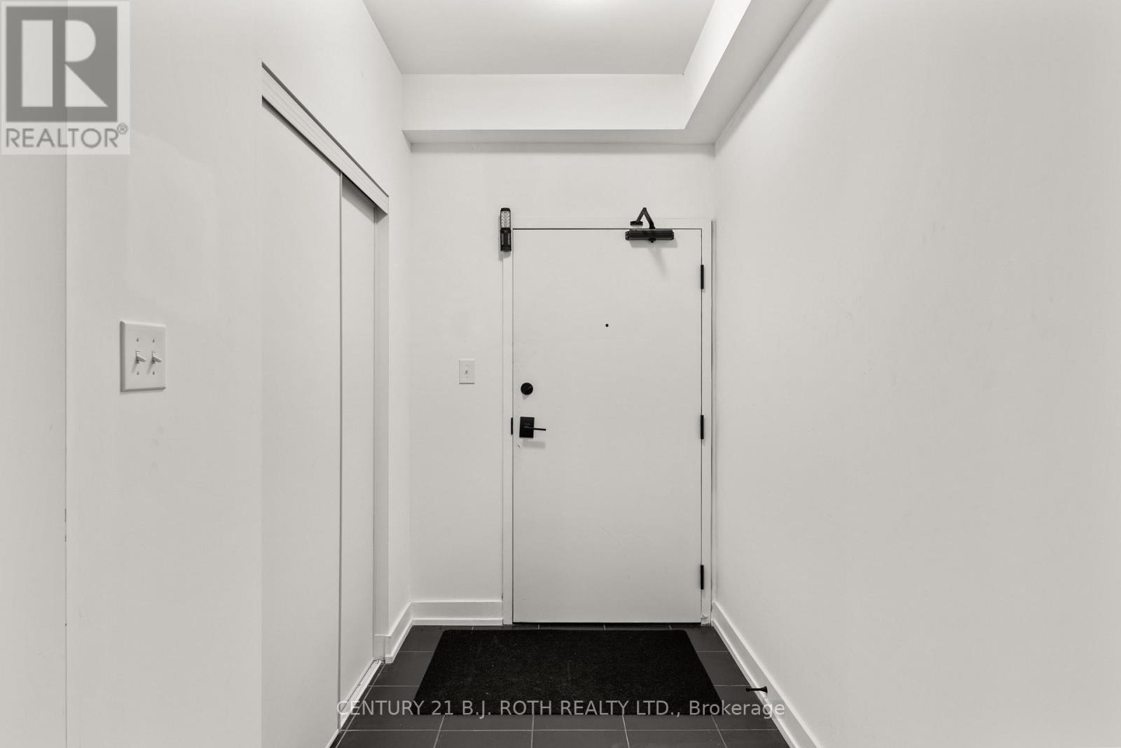 117 - 4 Spice Way, Barrie (Innis-Shore), Ontario  L9J 0M2 - Photo 4 - S12678154