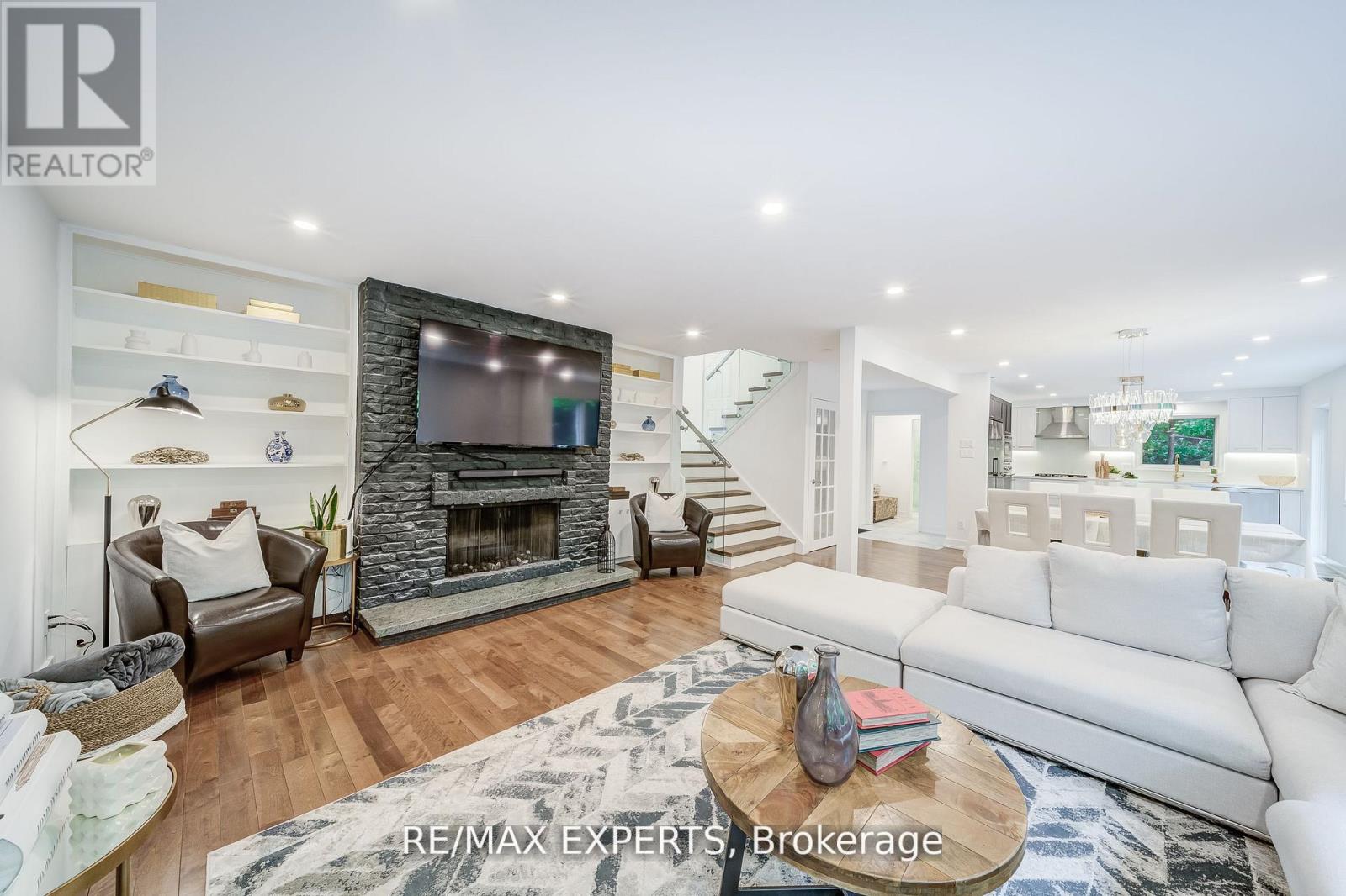 1135 Greenoaks Drive, Mississauga, Ontario  L5J 3A1 - Photo 13 - W12677994