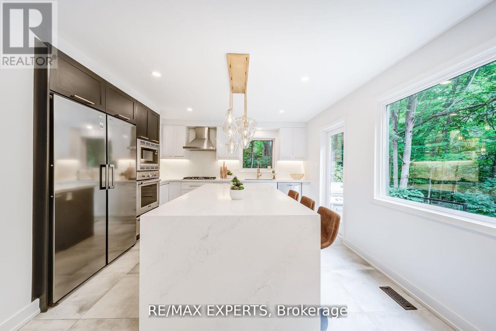 1135 Greenoaks Drive, Mississauga, Ontario  L5J 3A1 - Photo 18 - W12677994