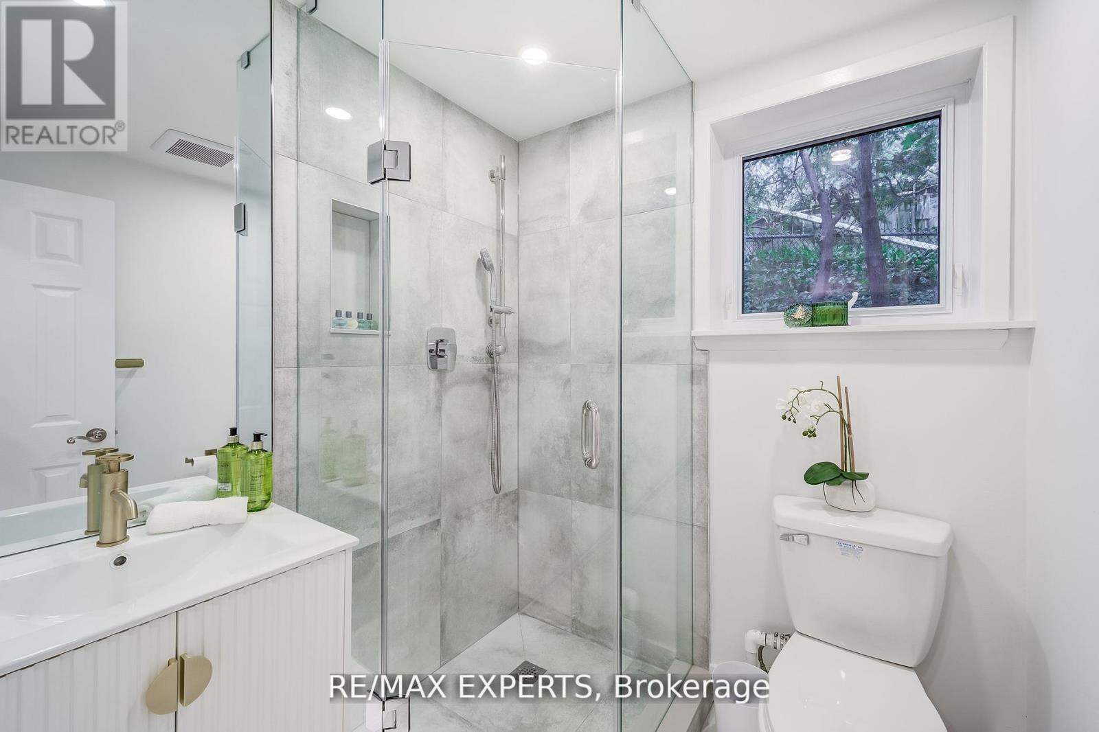 1135 Greenoaks Drive, Mississauga, Ontario  L5J 3A1 - Photo 25 - W12677994