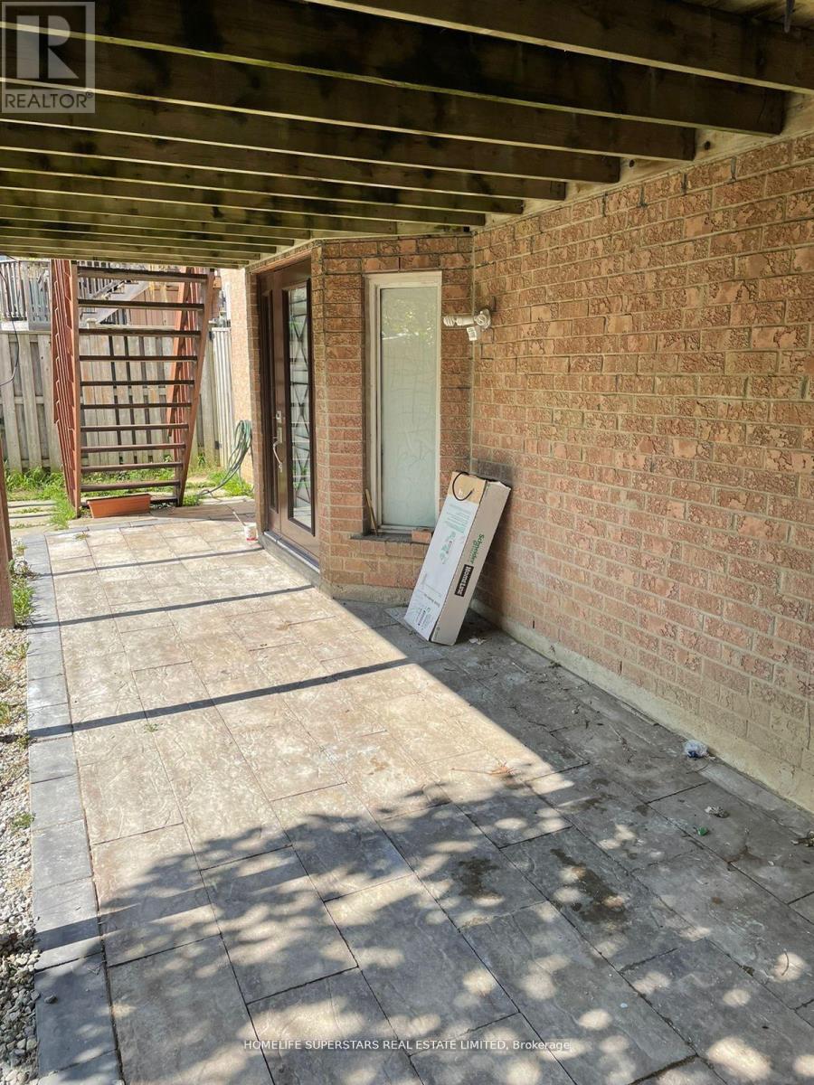 Walk Out Basement - 274 Oxbow Crescent, Mississauga, Ontario  L4Z 2S3 - Photo 4 - W12678006