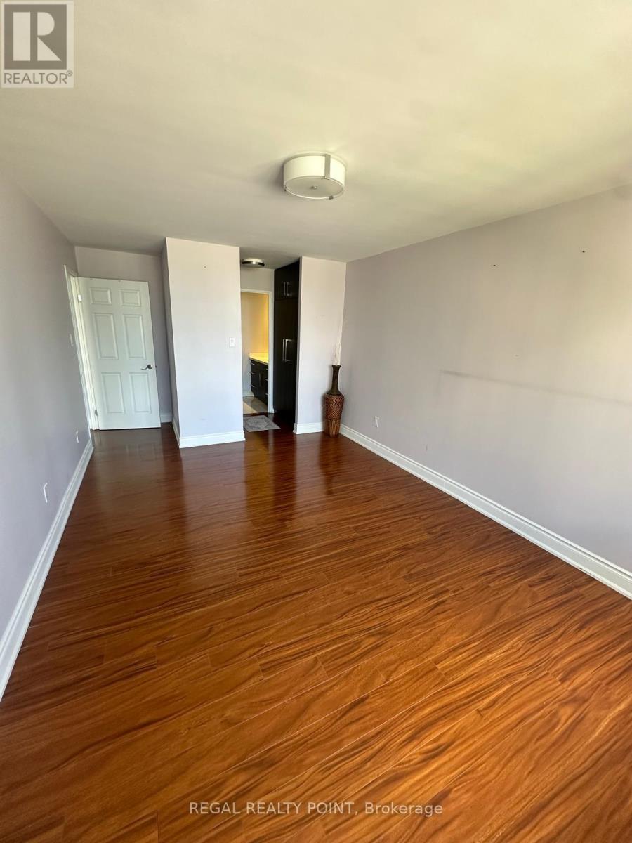 1111 - 350 Webb Drive, Mississauga, Ontario  L5B 3W4 - Photo 14 - W12678042