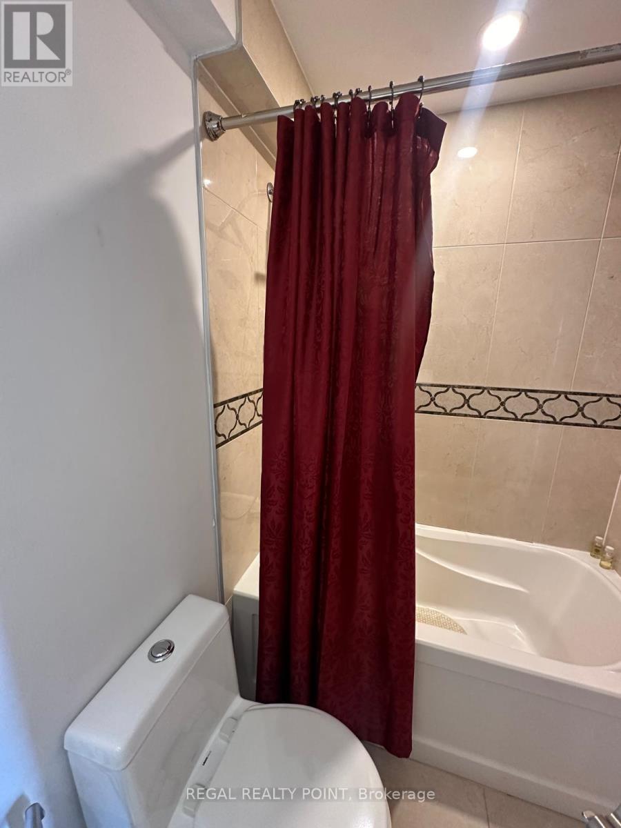 1111 - 350 Webb Drive, Mississauga, Ontario  L5B 3W4 - Photo 18 - W12678042