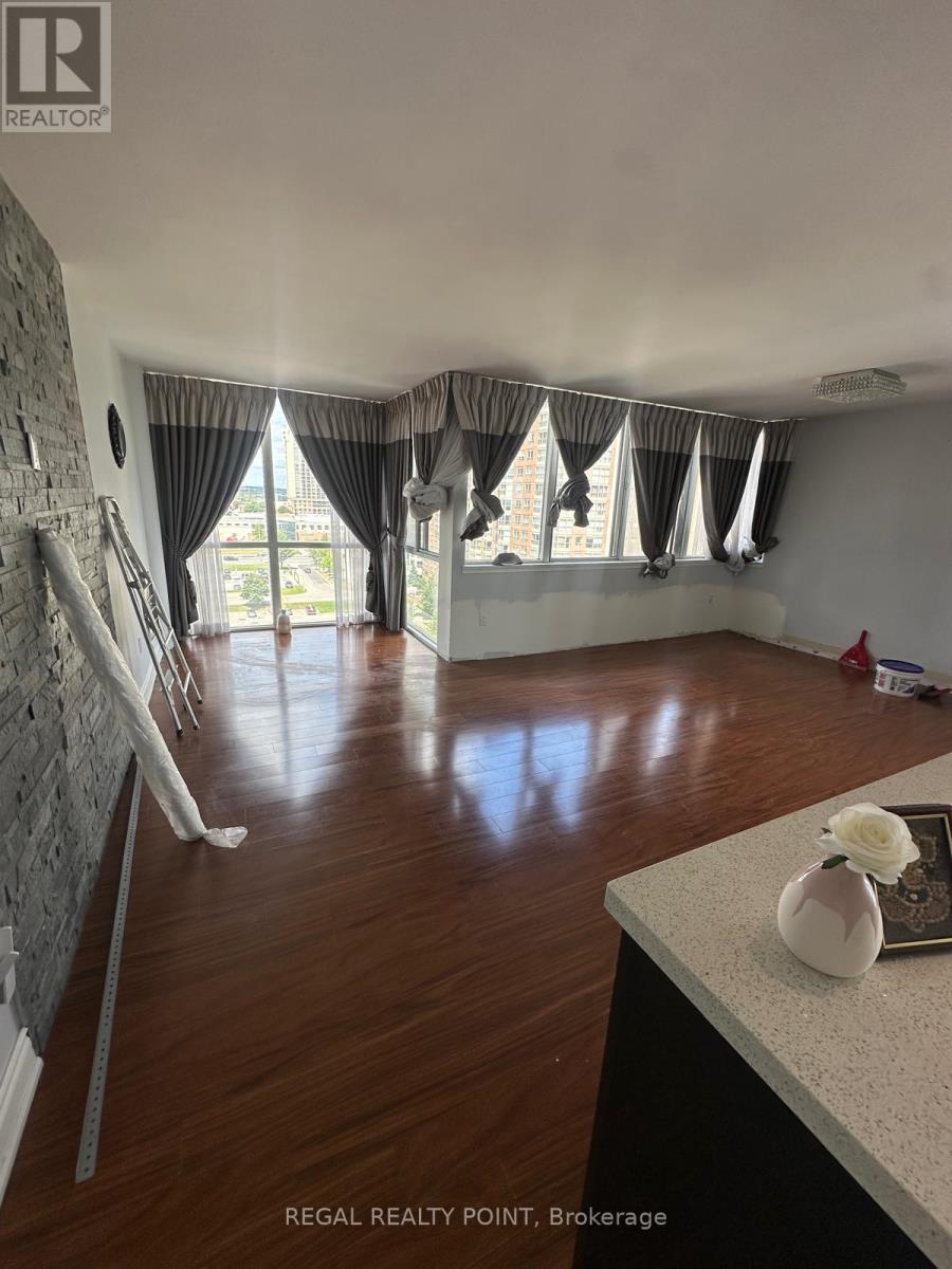 1111 - 350 Webb Drive, Mississauga, Ontario  L5B 3W4 - Photo 6 - W12678042