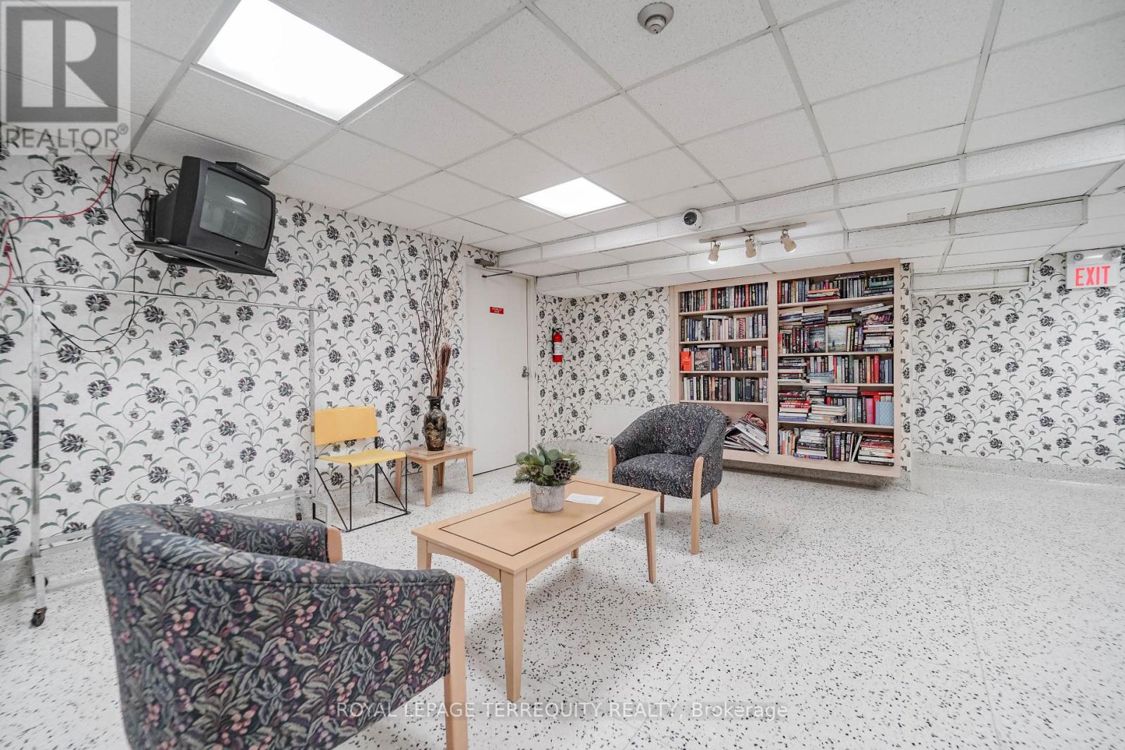 1002 - 14 Neilson Drive, Toronto, Ontario  M9C 1V6 - Photo 5 - W12678060