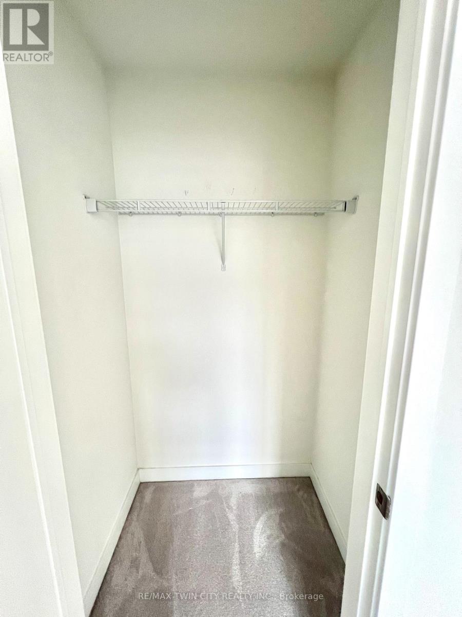 32 - 3550 Colonial Drive, Mississauga, Ontario  L5L 0C1 - Photo 7 - W12678094