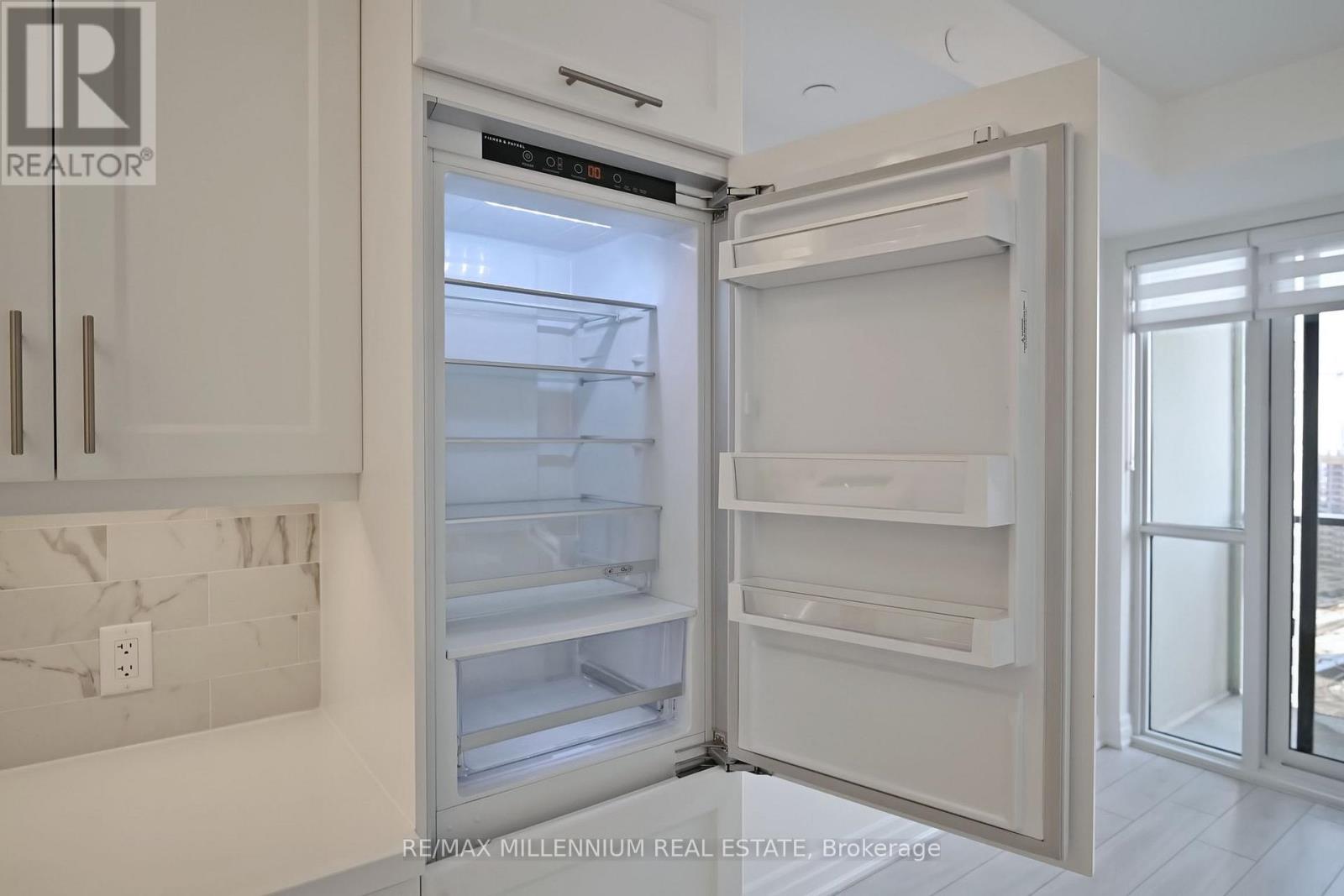 1706 - 30 Elm Drive W, Mississauga, Ontario  L5B 0N6 - Photo 13 - W12678120