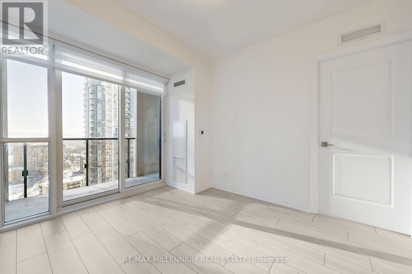 1706 - 30 Elm Drive W, Mississauga, Ontario  L5B 0N6 - Photo 5 - W12678120